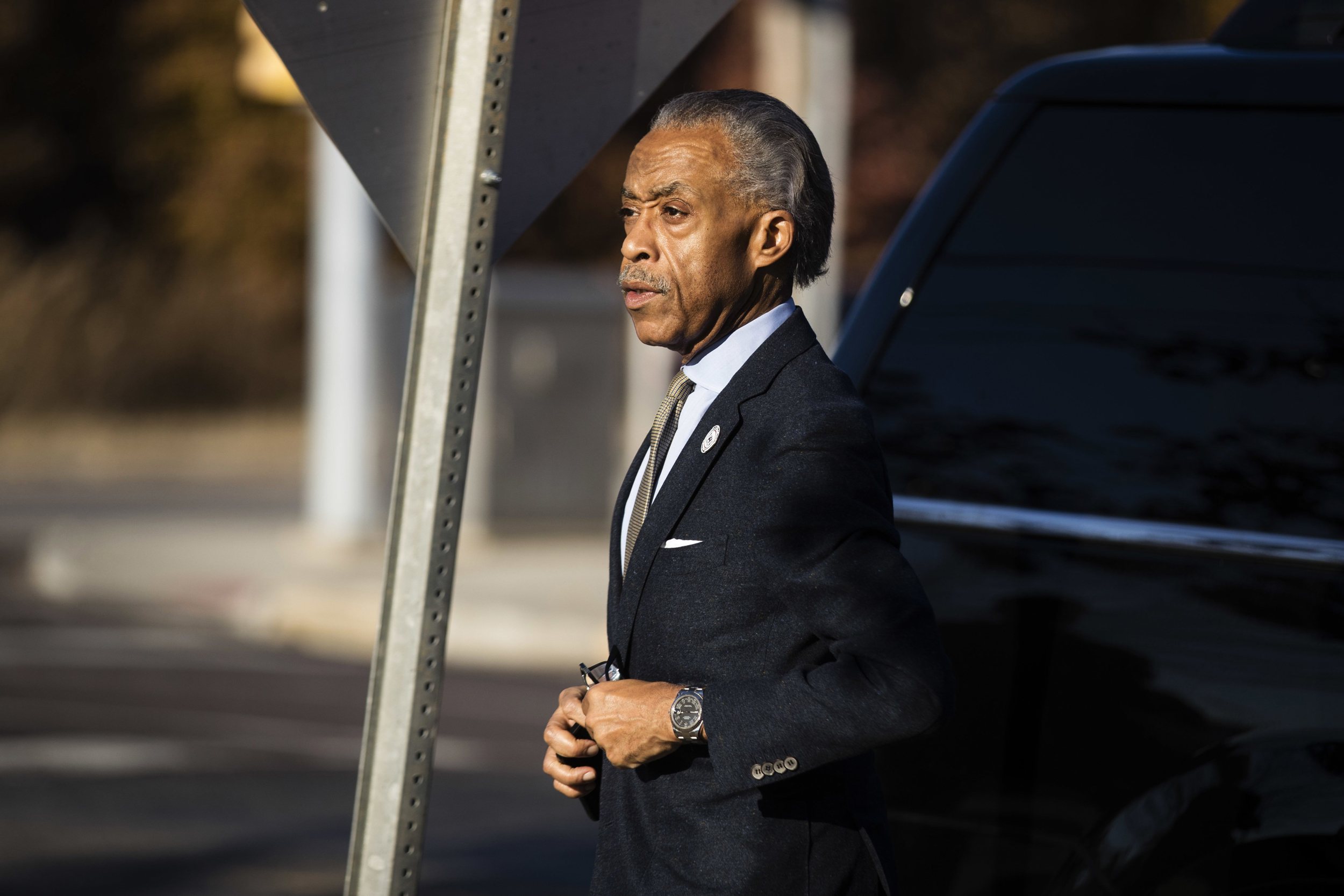 Rev. Al Sharpton visits rapper Meek Mill in prison, calls him ‘a symbol ...
