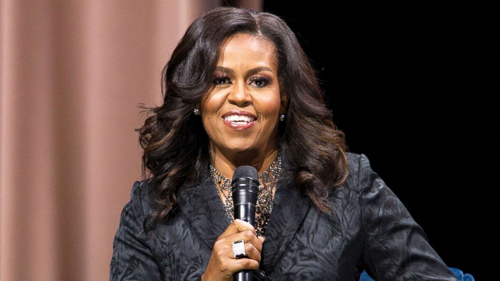 Michelle Obamas Memoir ‘becoming Sells 2 Million Copies In 15 Days To