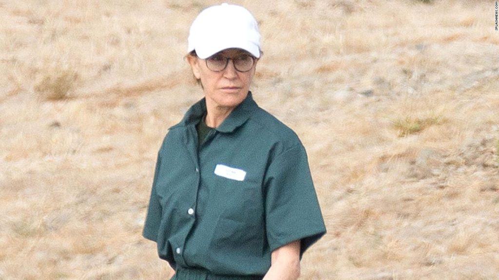 Felicity Huffman Photo Shows Her In A Prison Uniform As She Serves 13 Days In College Cheating 5582